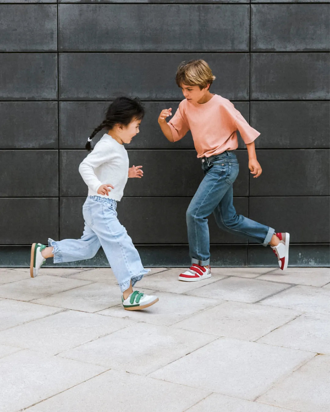 Petra Junior Fire Red