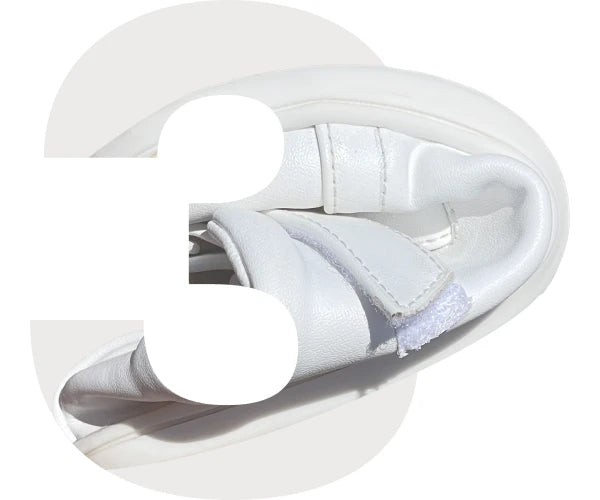 número 3 con un zapato muris doblado para explicar la flexibilidad