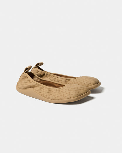 Elda Woman Camel