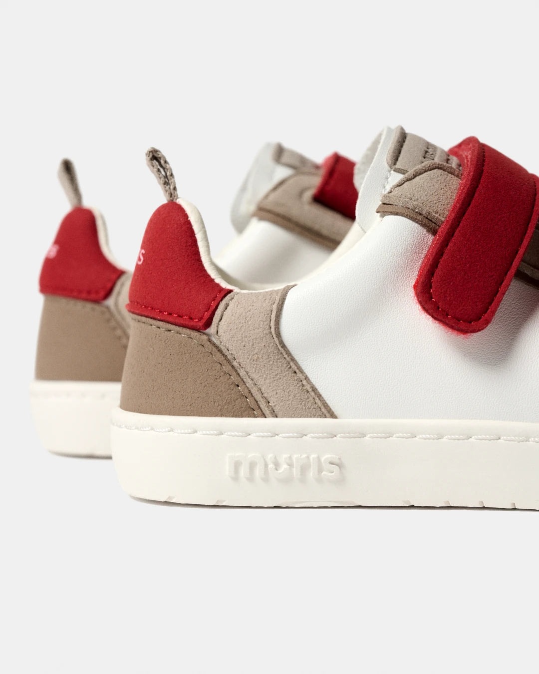Petra Junior Fire Red